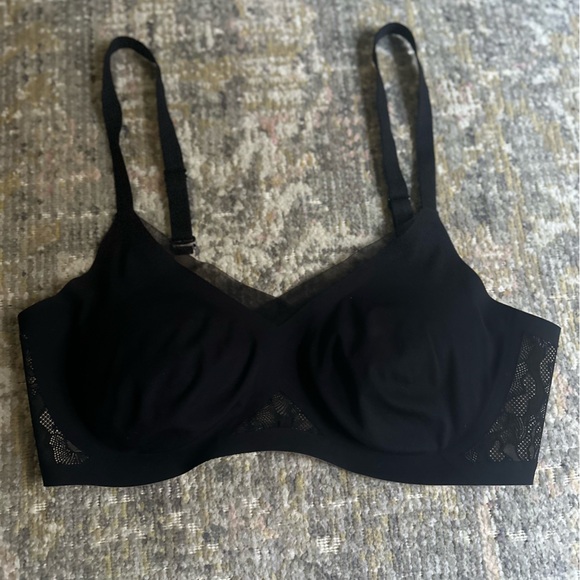 Honeylove CrossOver Runway Seamless Lace Black Bra Small - Picture 4 of 8